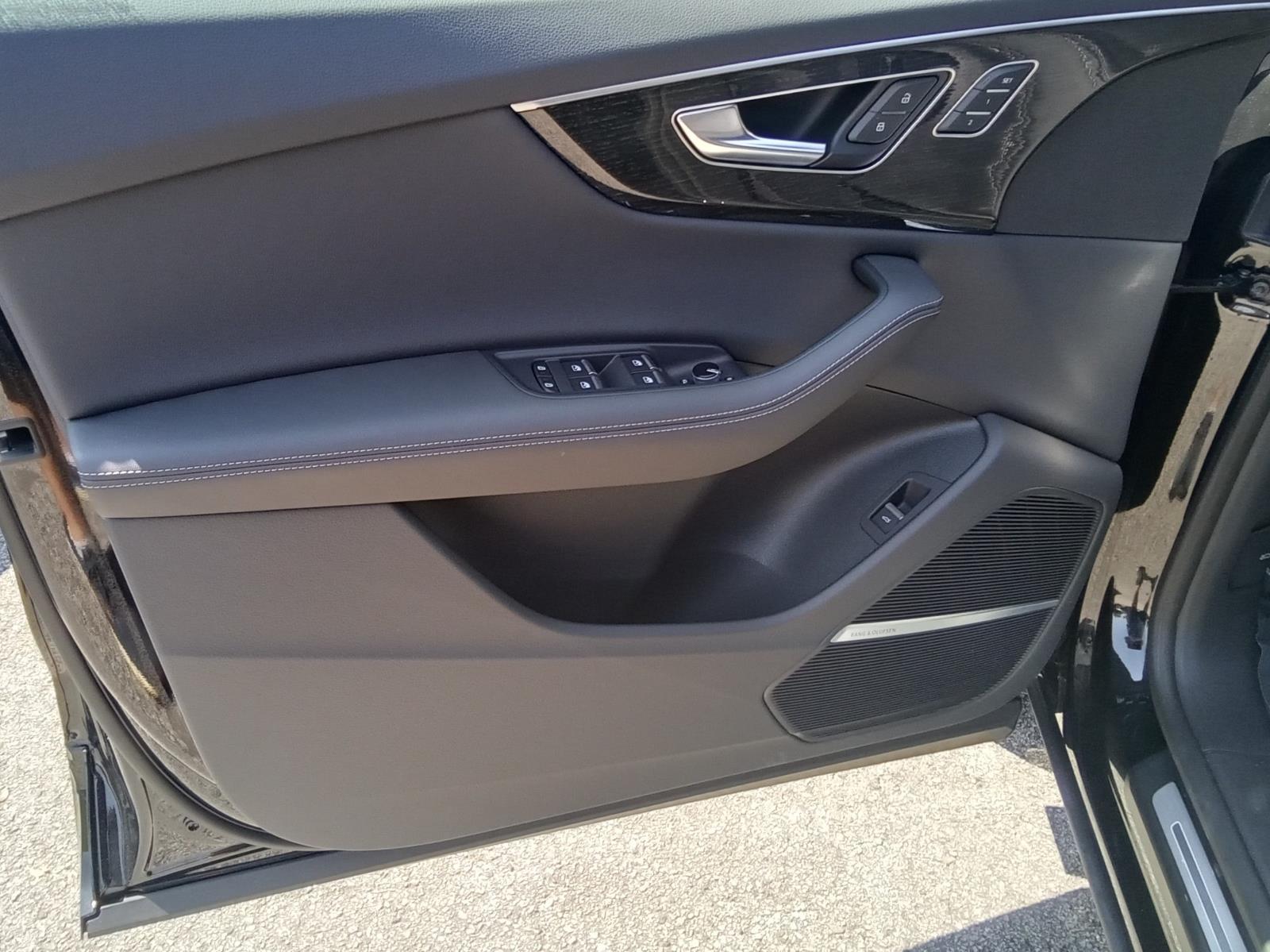 2024 Audi Q8 Premium Plus