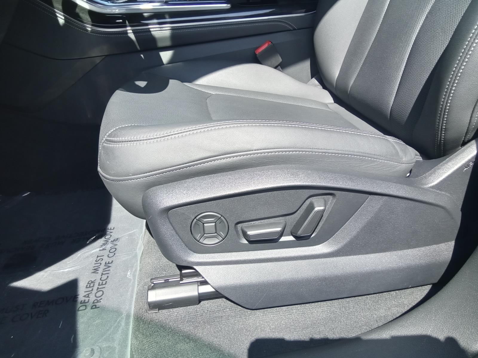 2024 Audi Q8 Premium Plus