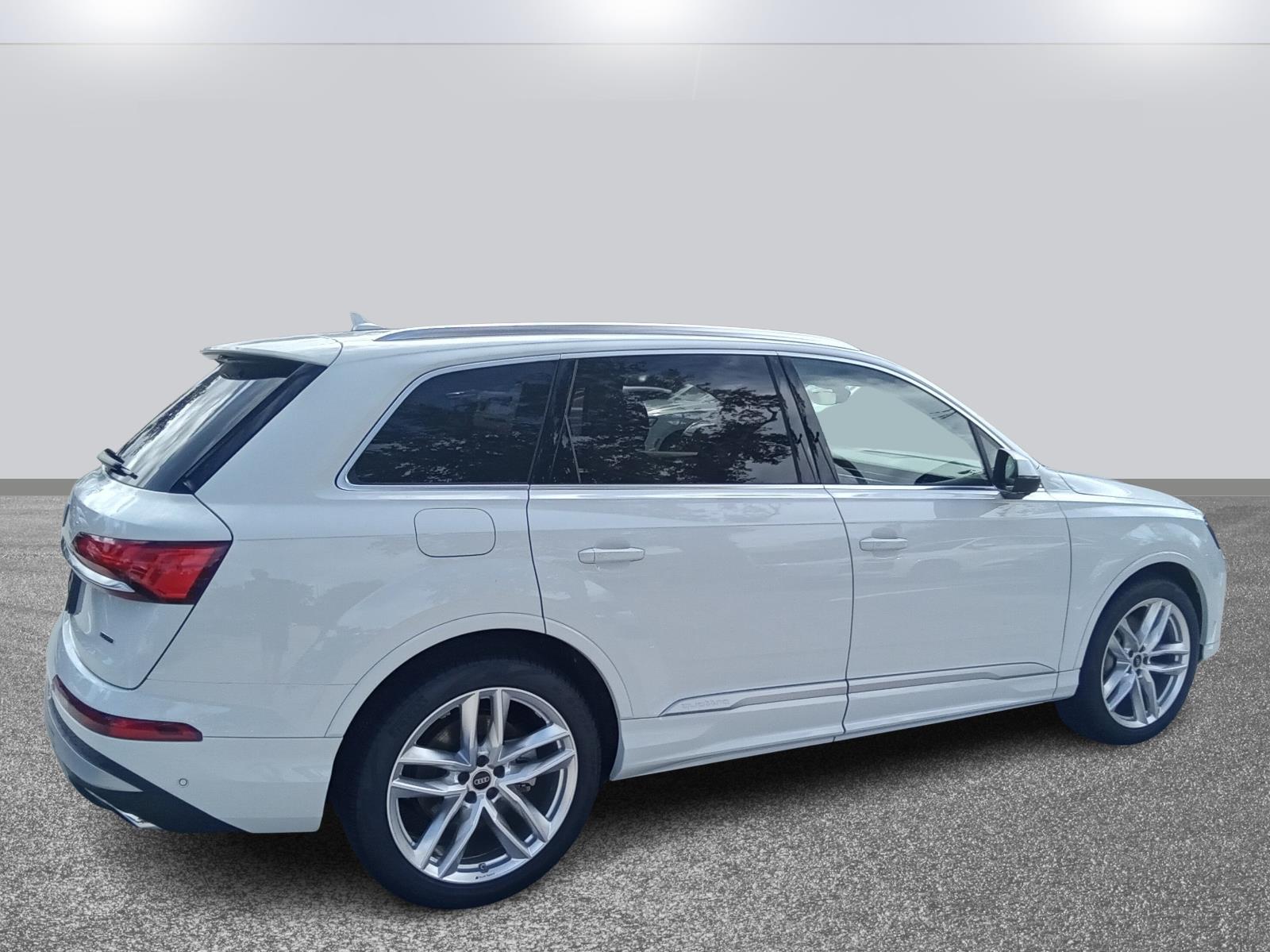 2025 Audi Q7 Premium Plus
