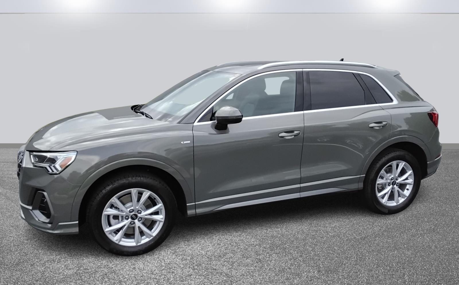 2025 Audi Q3 S line Premium photo 3