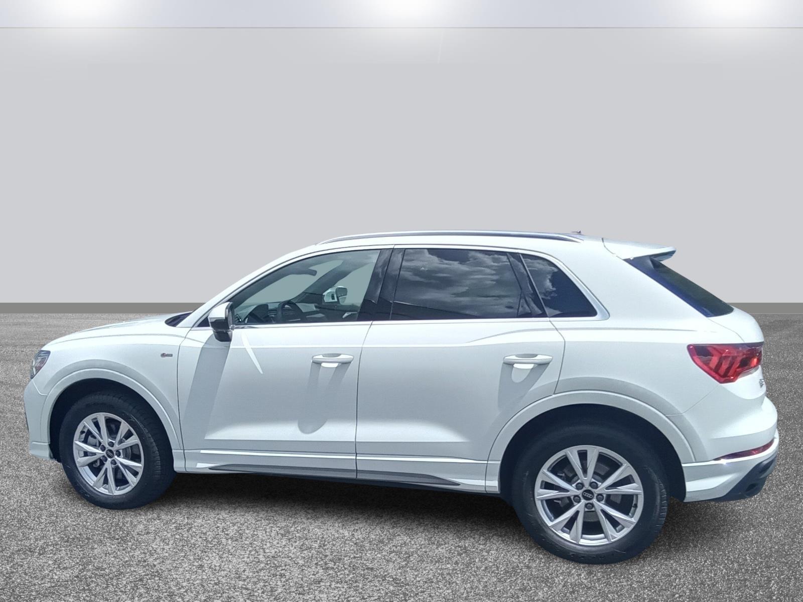 2024 Audi Q3 S line Premium Plus