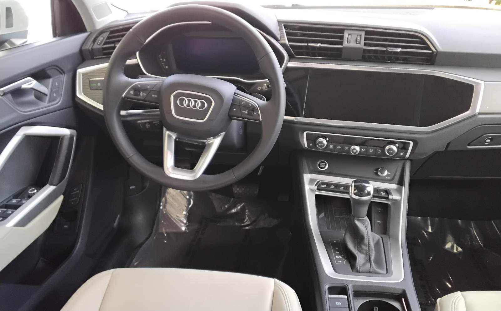 2024 Audi Q3 S line Premium Plus