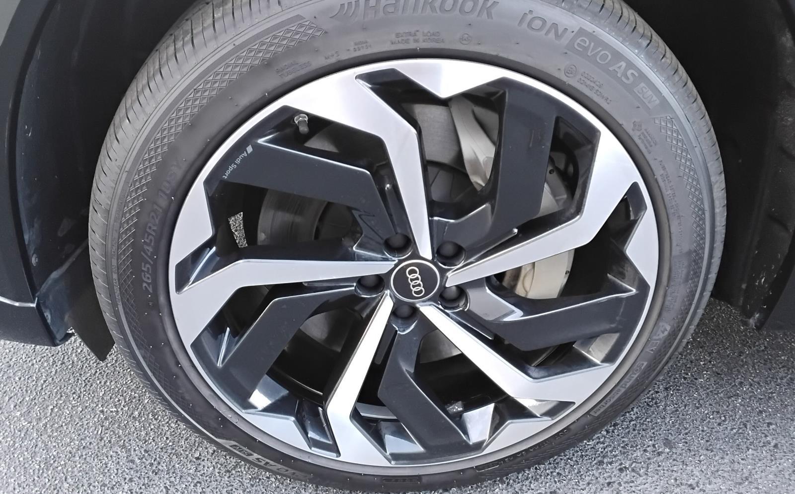 2024 Audi Q8 e-tron Premium Plus