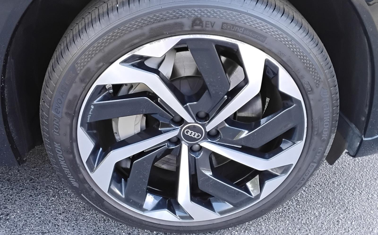 2024 Audi Q8 e-tron Premium Plus