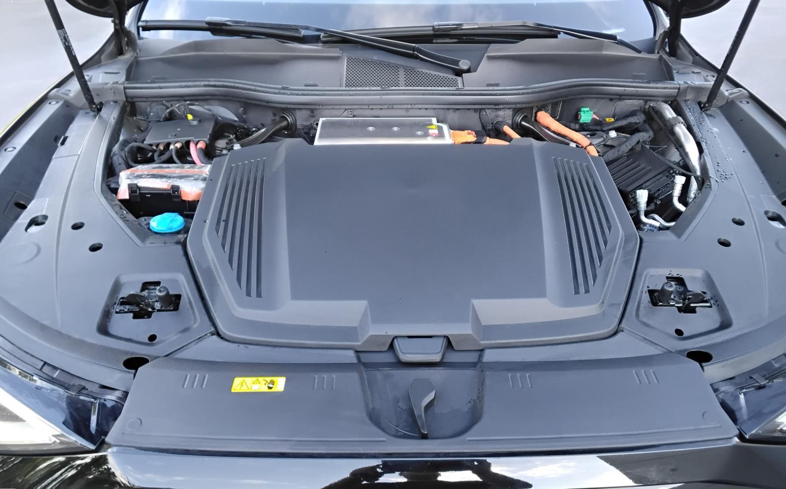 2024 Audi Q8 e-tron Premium Plus