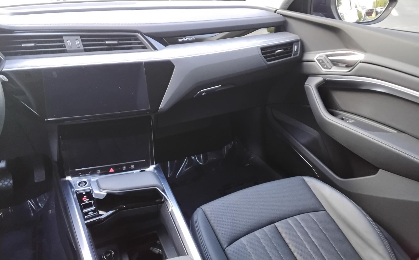 2024 Audi Q8 e-tron Premium Plus