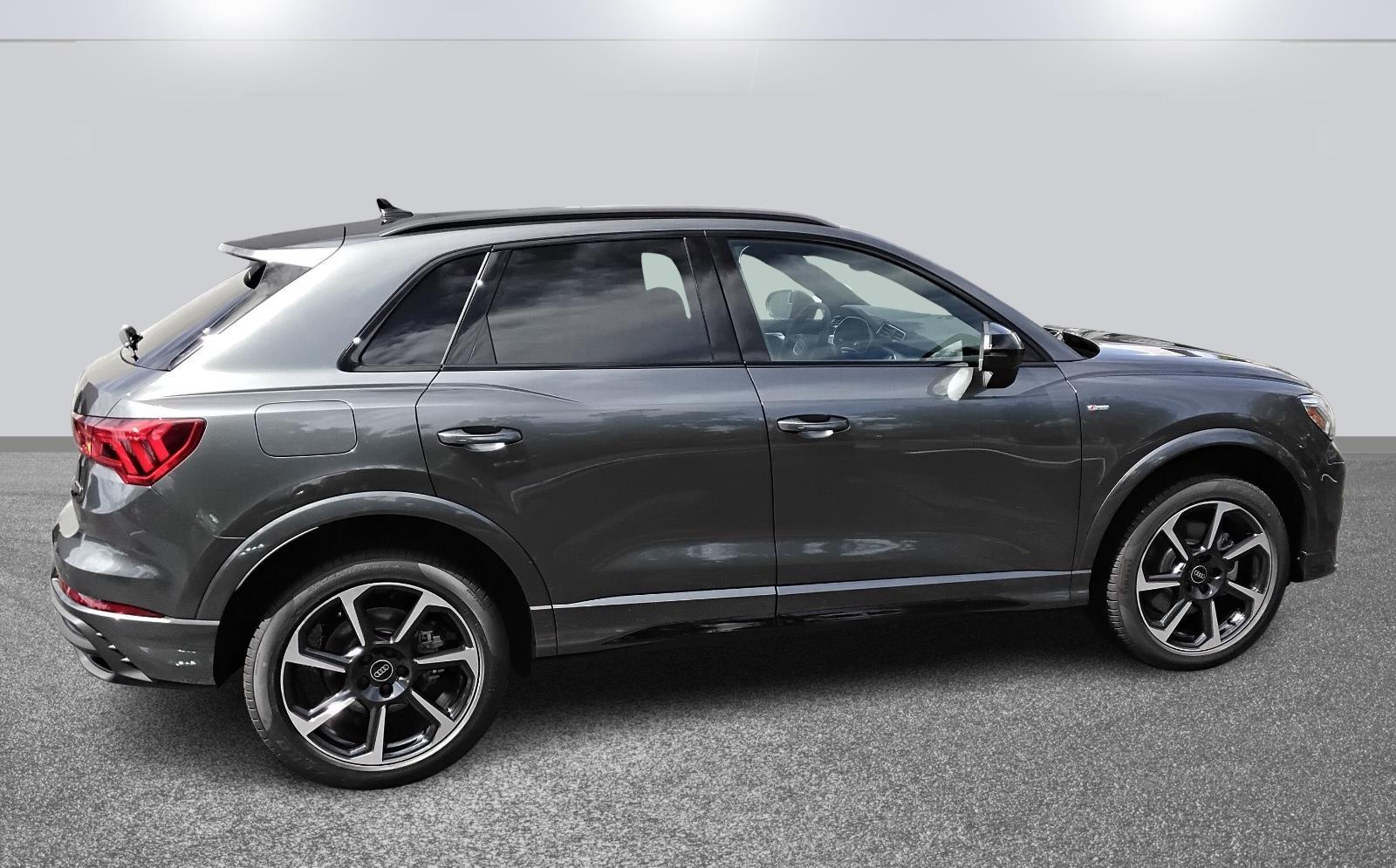 2025 Audi Q3 S line Premium Plus photo 3