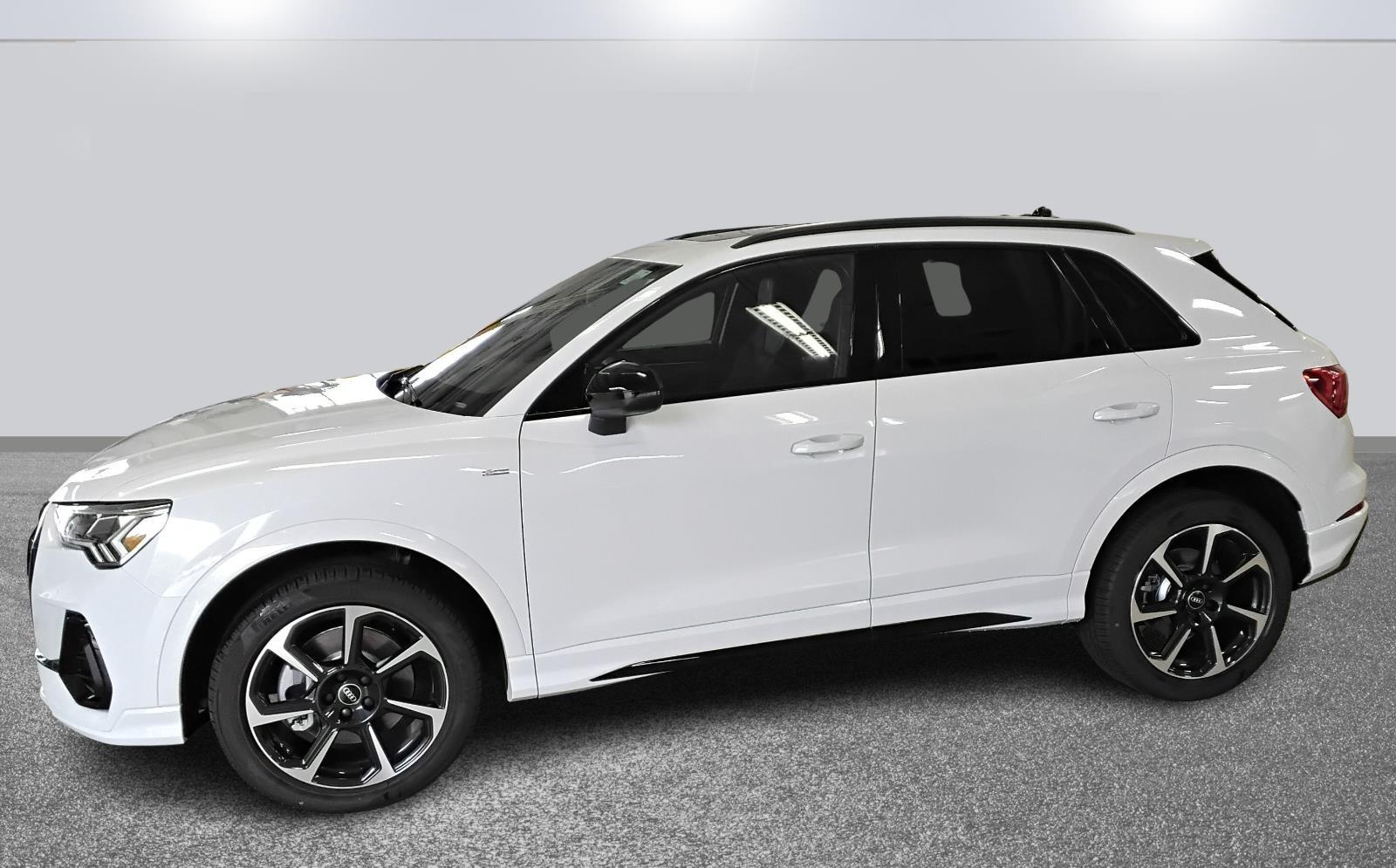 2025 Audi Q3 S line Premium Plus photo 3