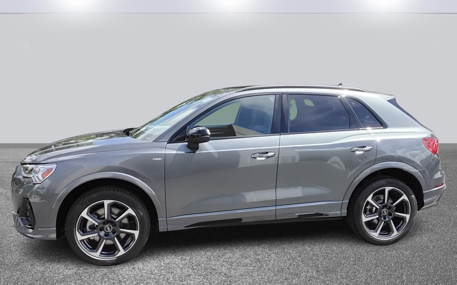 2025 Audi Q3 S line Premium Plus photo 2