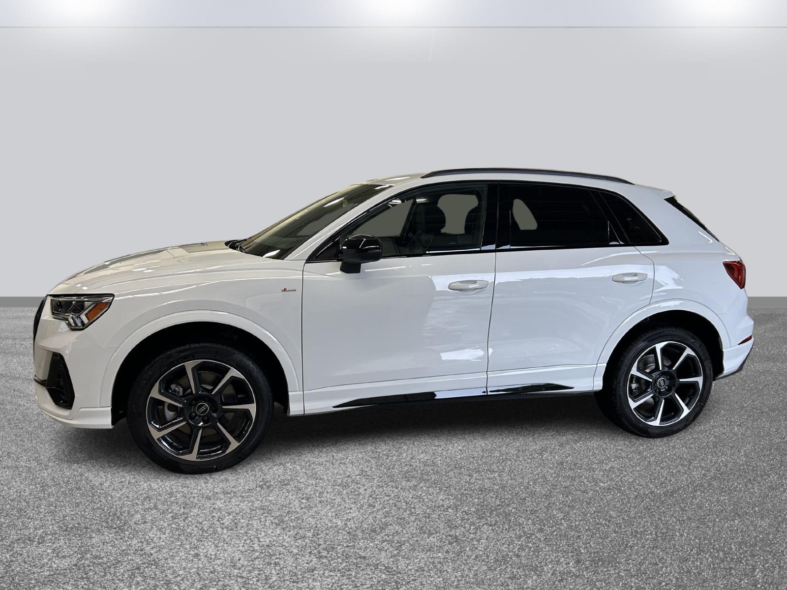 2025 Audi Q3 S line Premium Plus photo 3