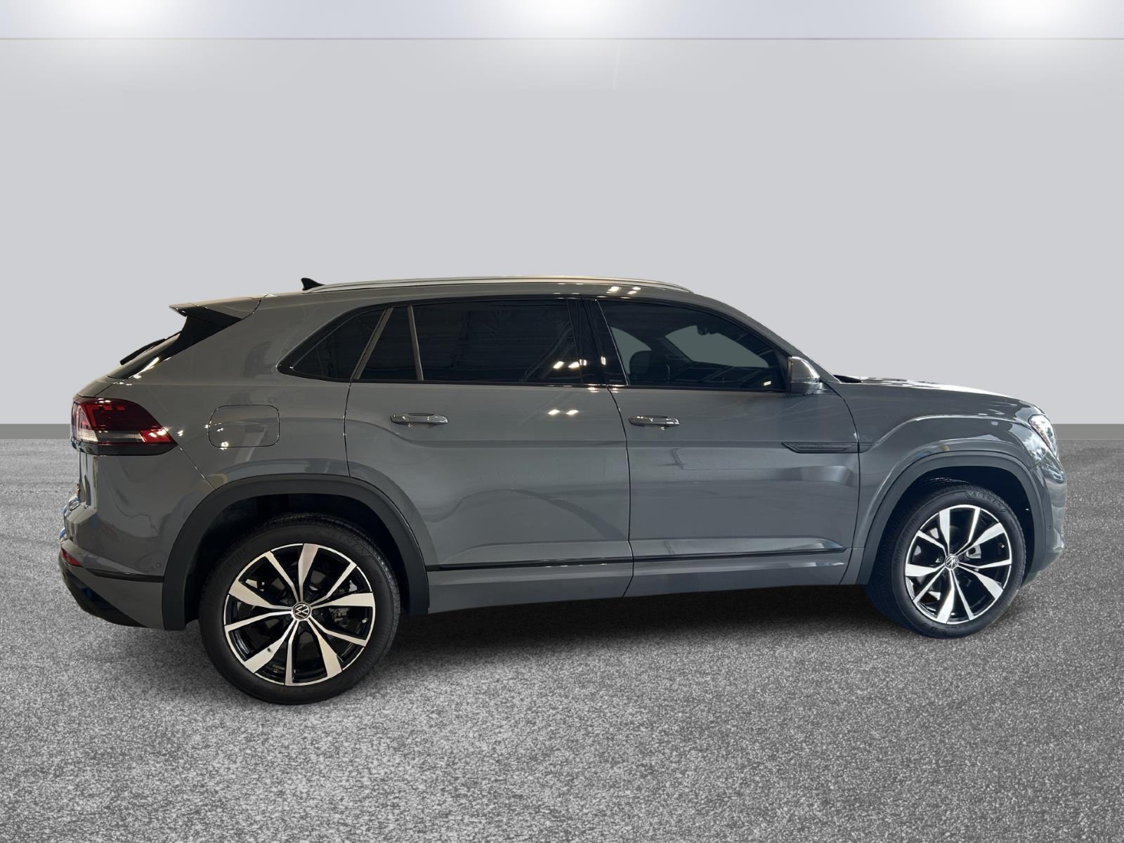 2024 Volkswagen Atlas Cross Sport 2.0T SEL Premium R-Line