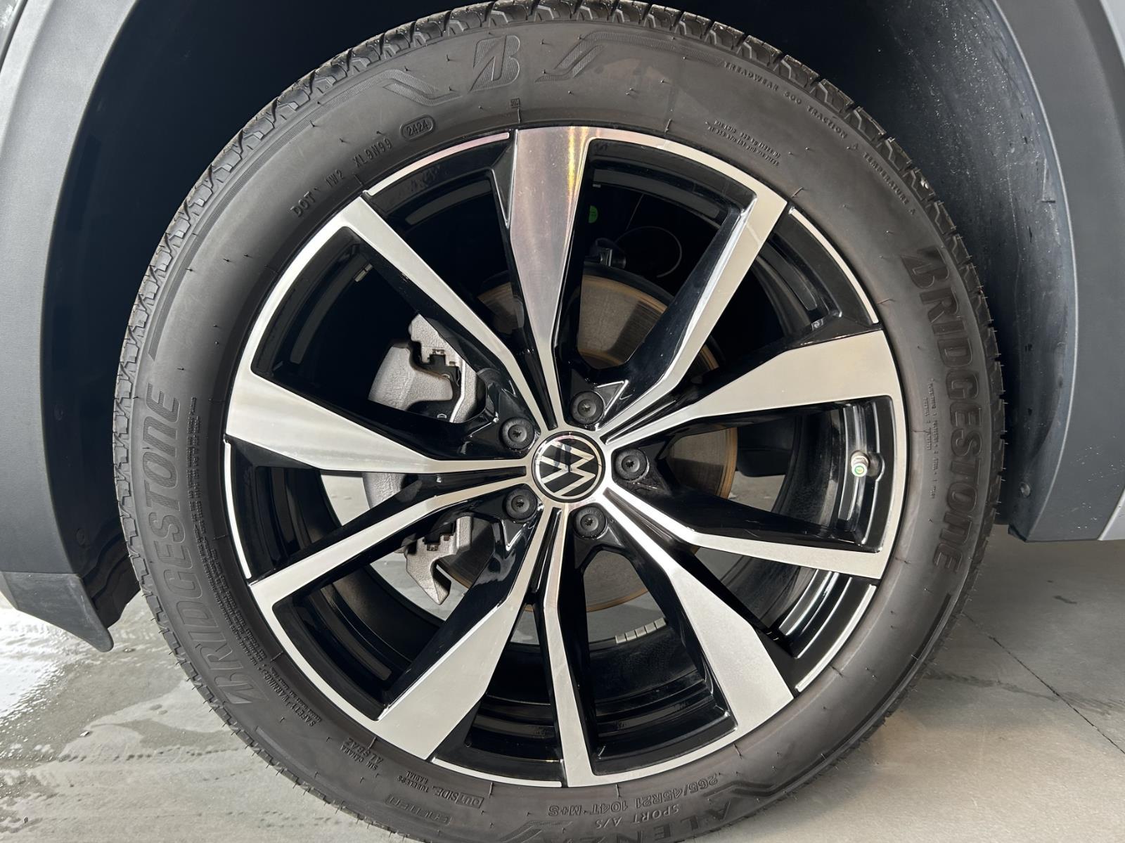 2024 Volkswagen Atlas Cross Sport 2.0T SEL Premium R-Line