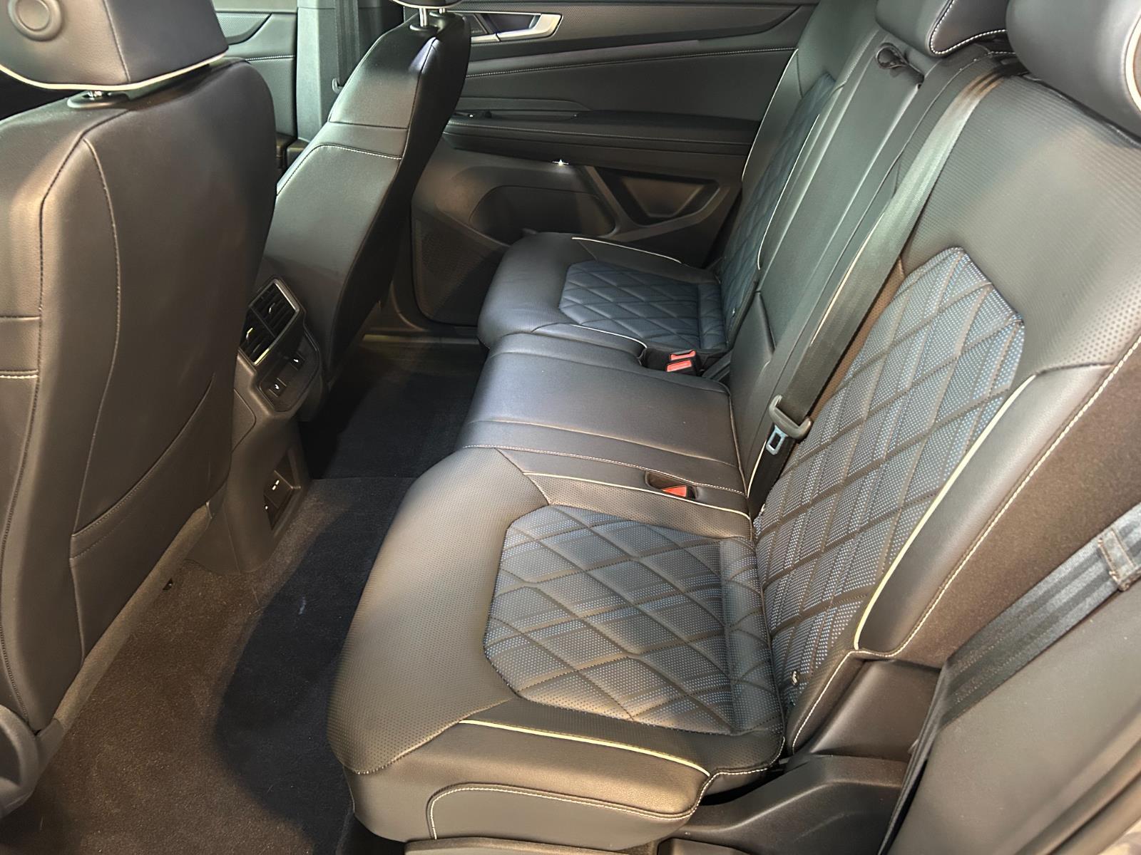 2024 Volkswagen Atlas Cross Sport 2.0T SEL Premium R-Line