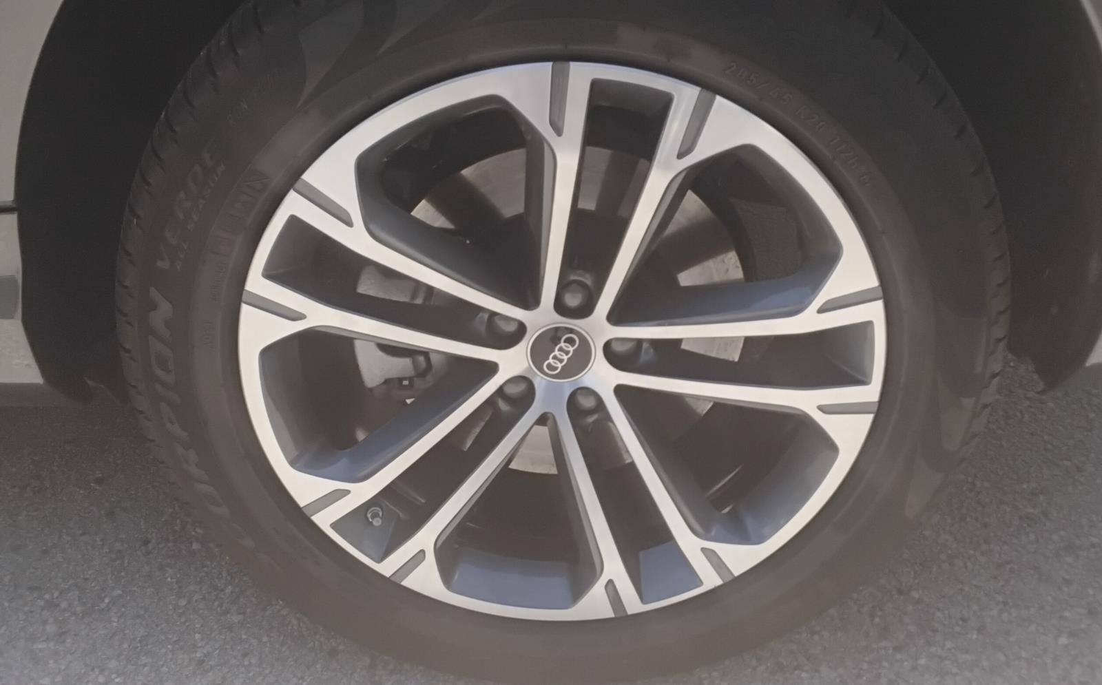 2025 Audi Q7 Premium Plus