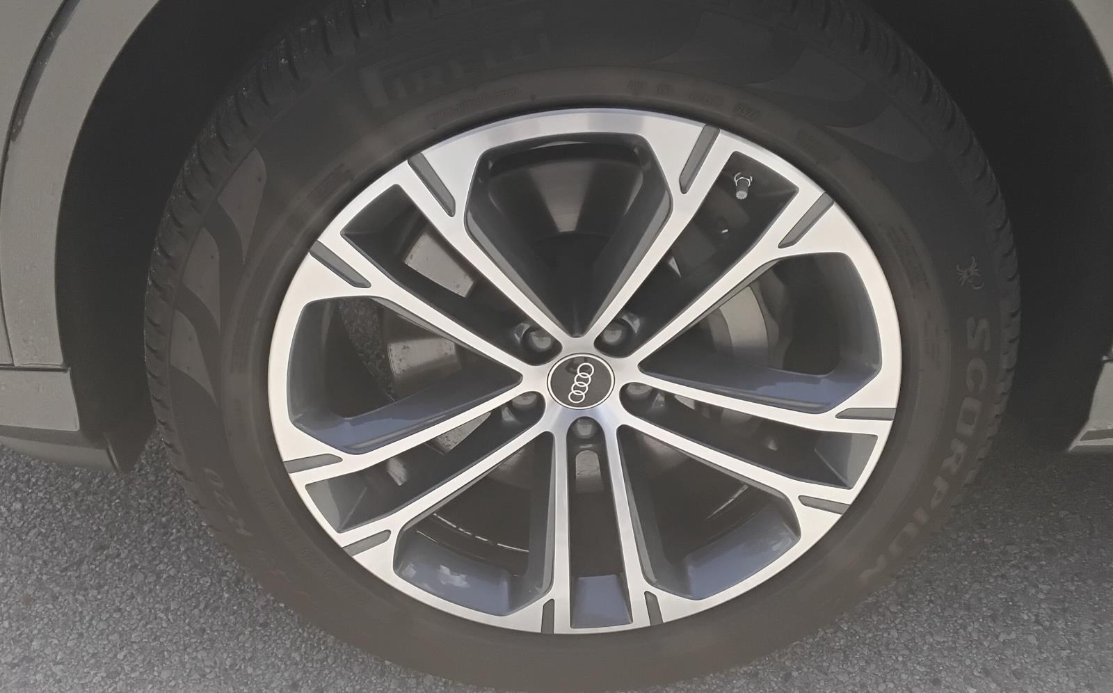 2025 Audi Q7 Premium Plus