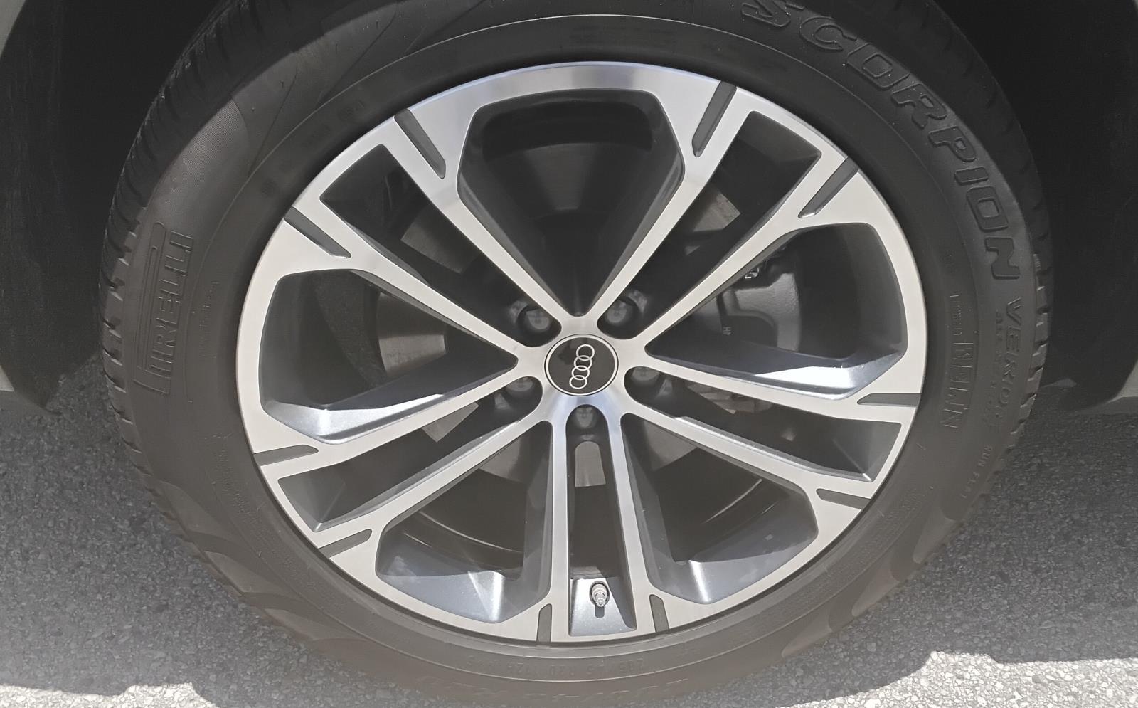 2025 Audi Q7 Premium Plus