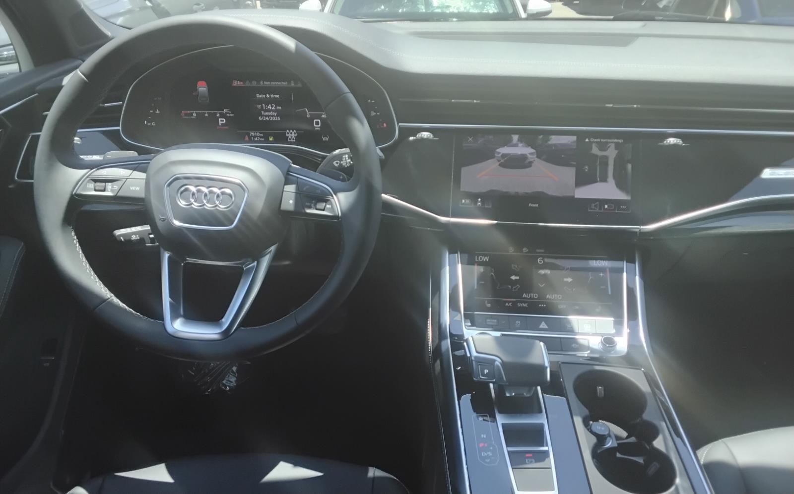 2025 Audi Q7 Premium Plus