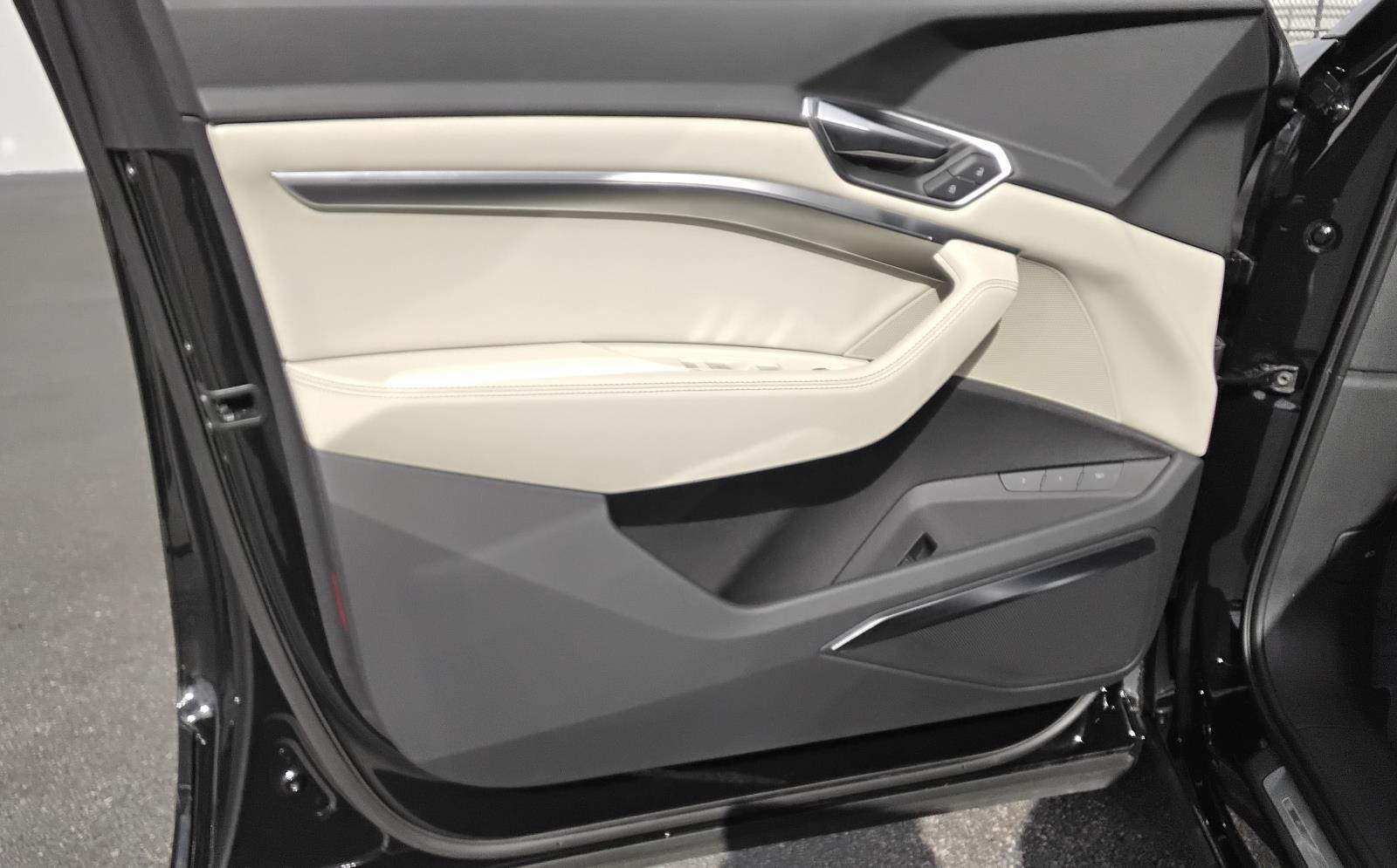 2024 Audi Q8 e-tron Sportback S line Premium Plus
