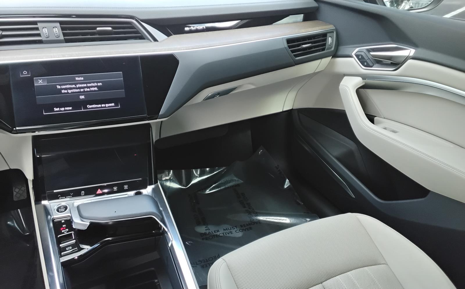 2024 Audi Q8 e-tron Sportback S line Premium Plus