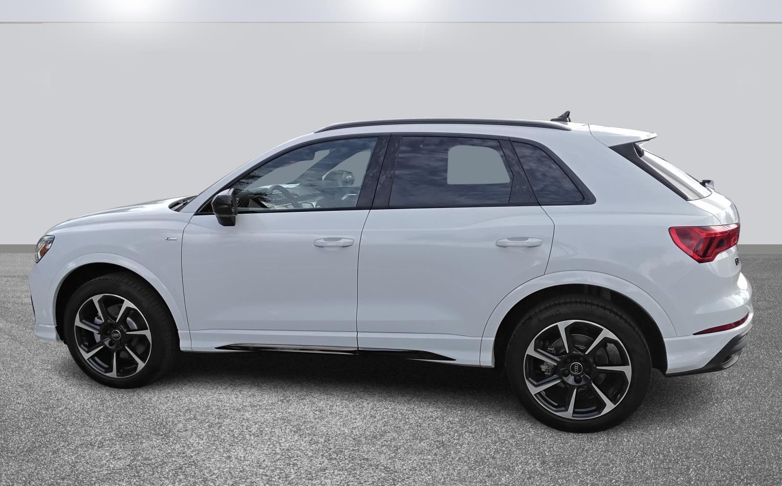 2025 Audi Q3 S line Premium Plus photo 4