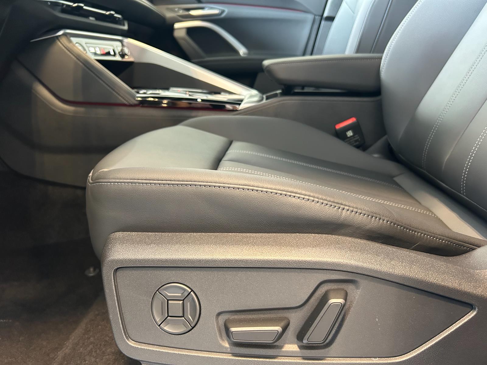 2025 Audi Q5 Premium