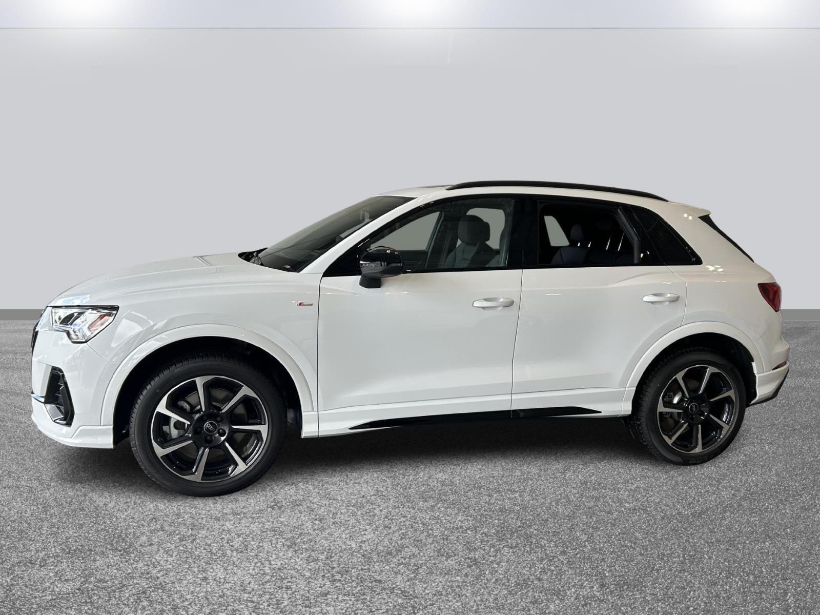 2025 Audi Q3 S line Premium Plus photo 3