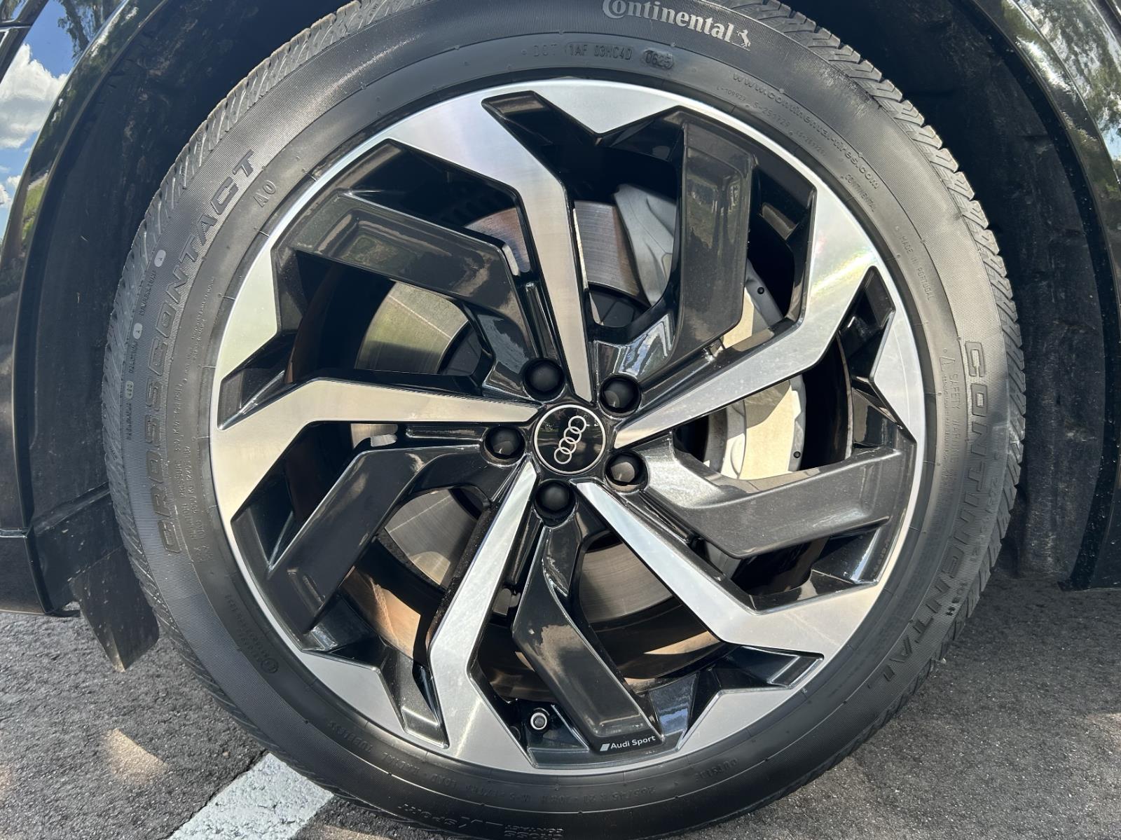 2024 Audi Q8 e-tron Premium Plus