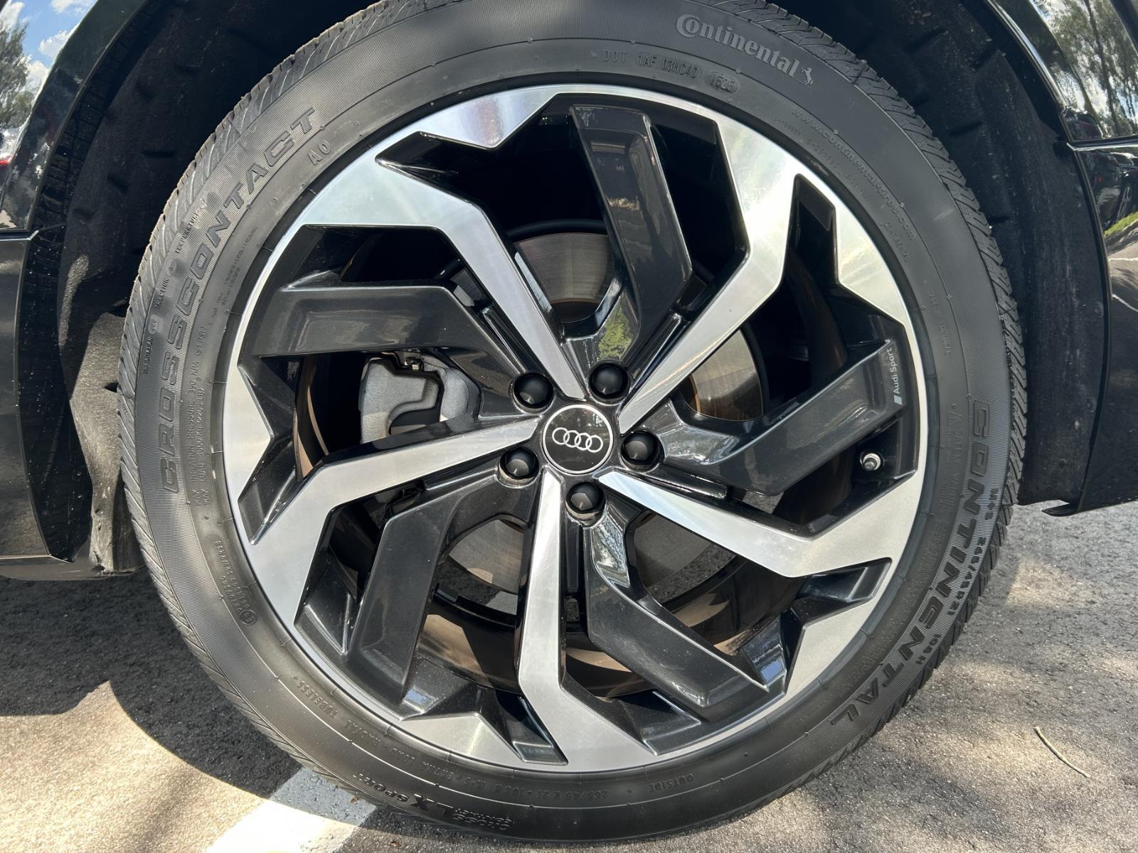 2024 Audi Q8 e-tron Premium Plus