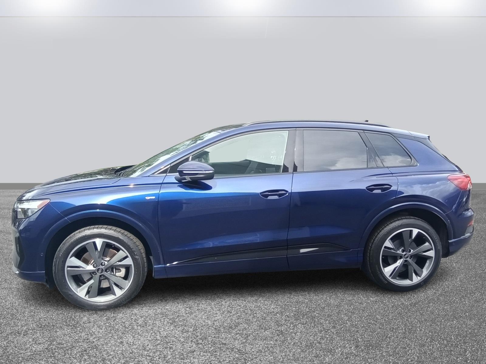 2024 Audi Q4 50 55 E-tron Premium Plus photo 3