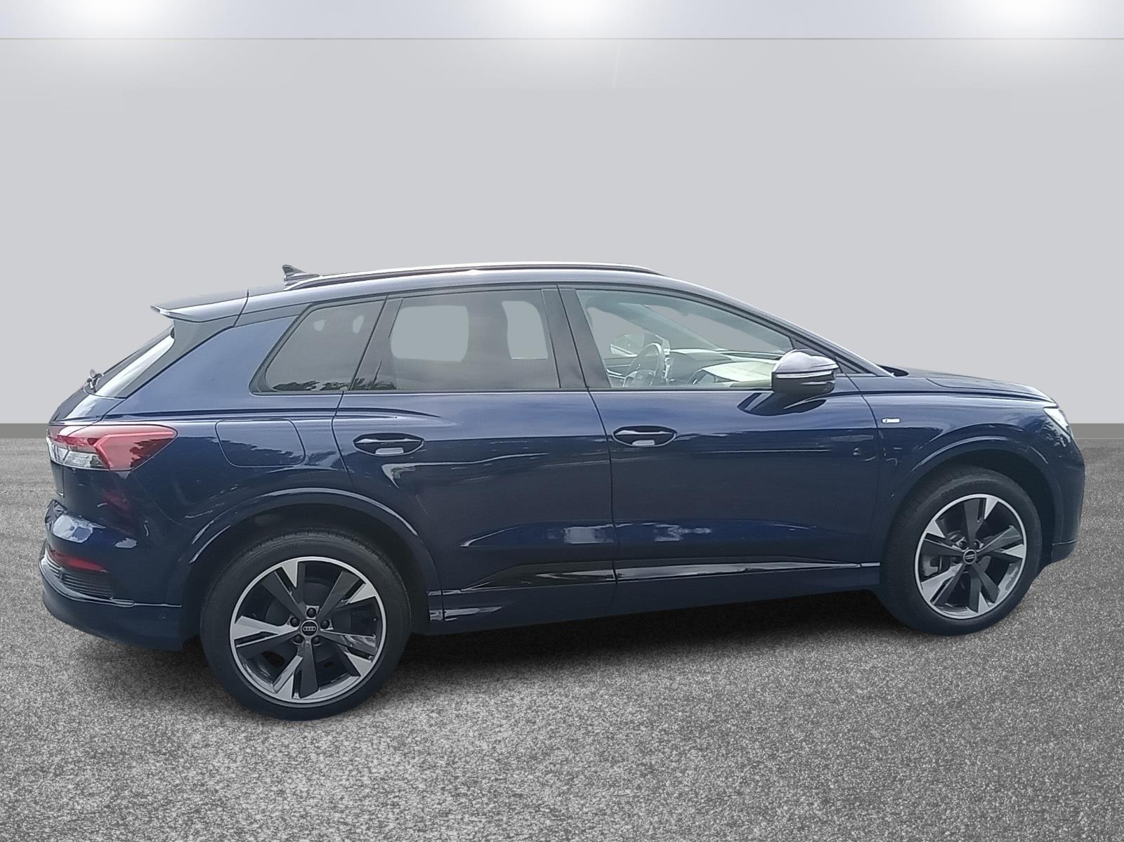 2024 Audi Q4 50 55 E-tron Premium Plus photo 4