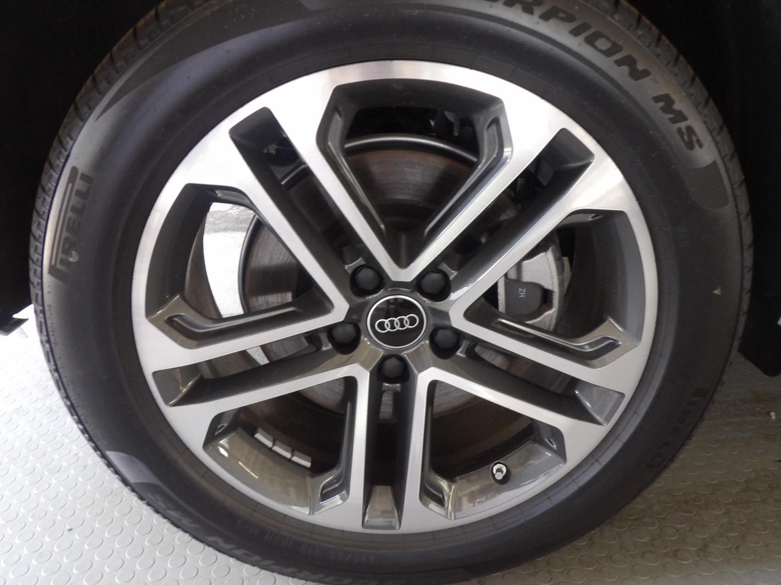 2025 Audi Q5 Premium