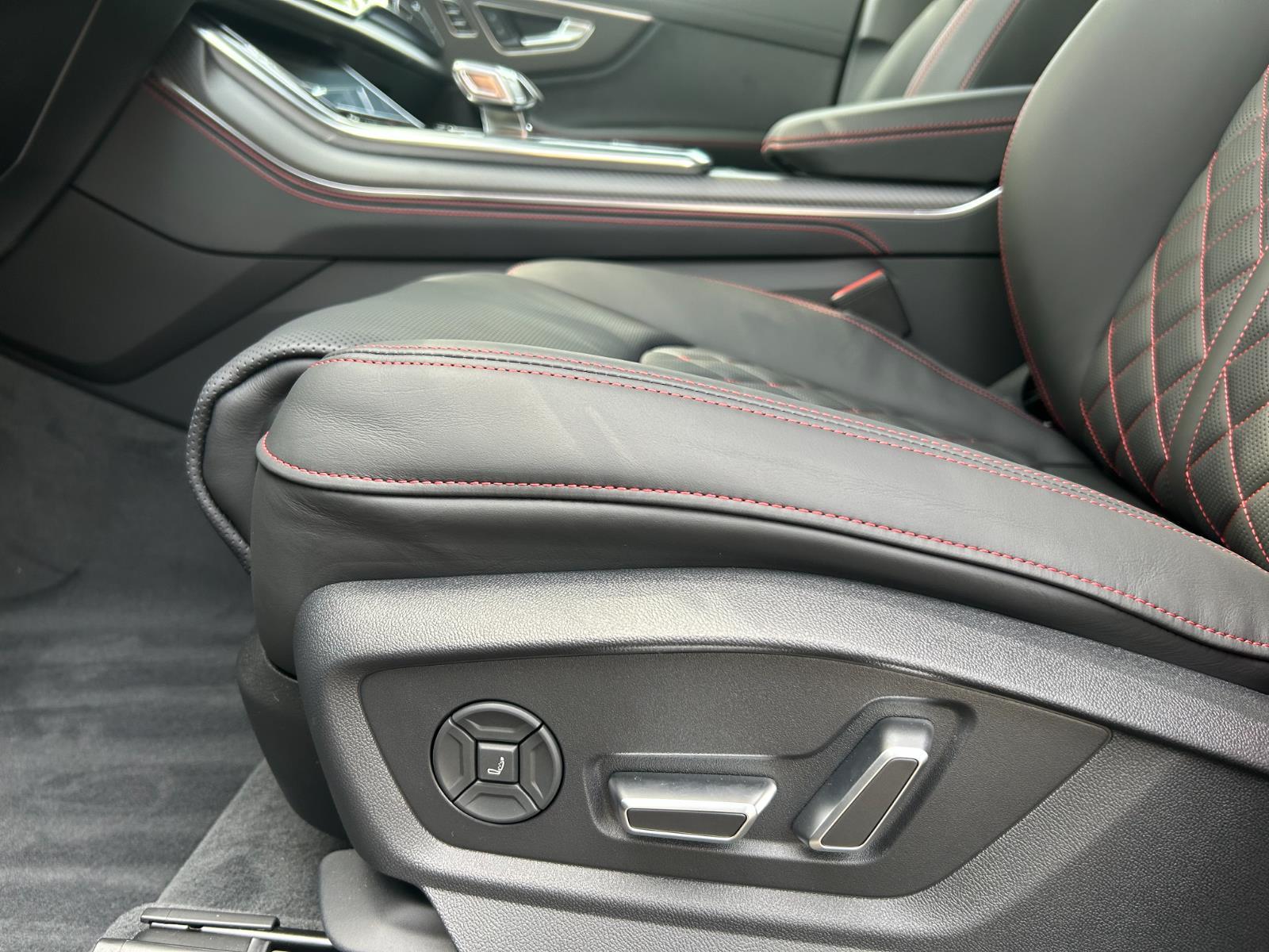 2026 Audi SQ7 Prestige