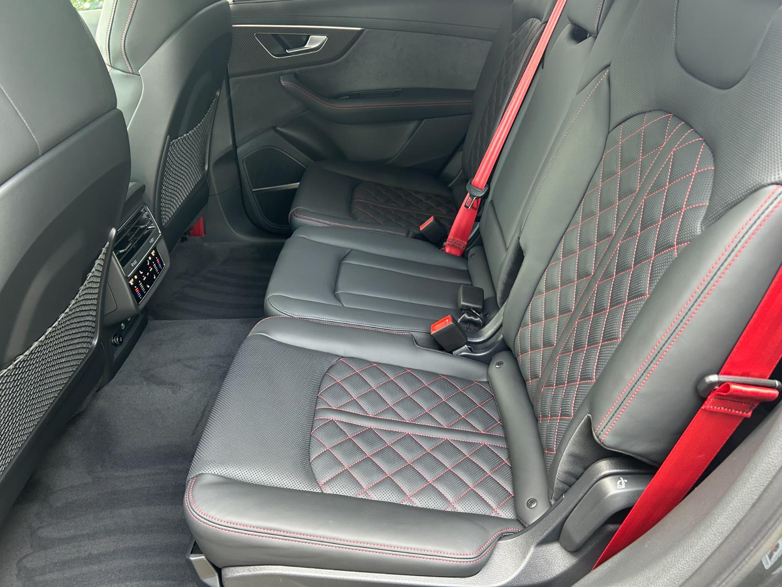 2026 Audi SQ7 Prestige