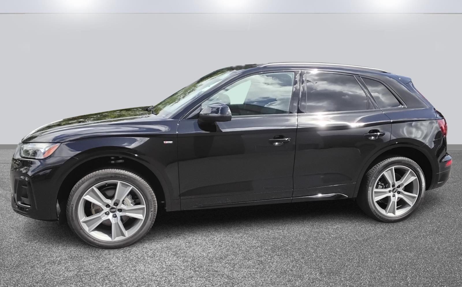 2025 Audi Q5 S line Premium