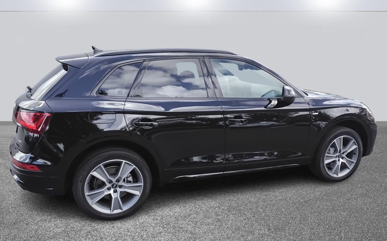 2025 Audi Q5 S line Premium