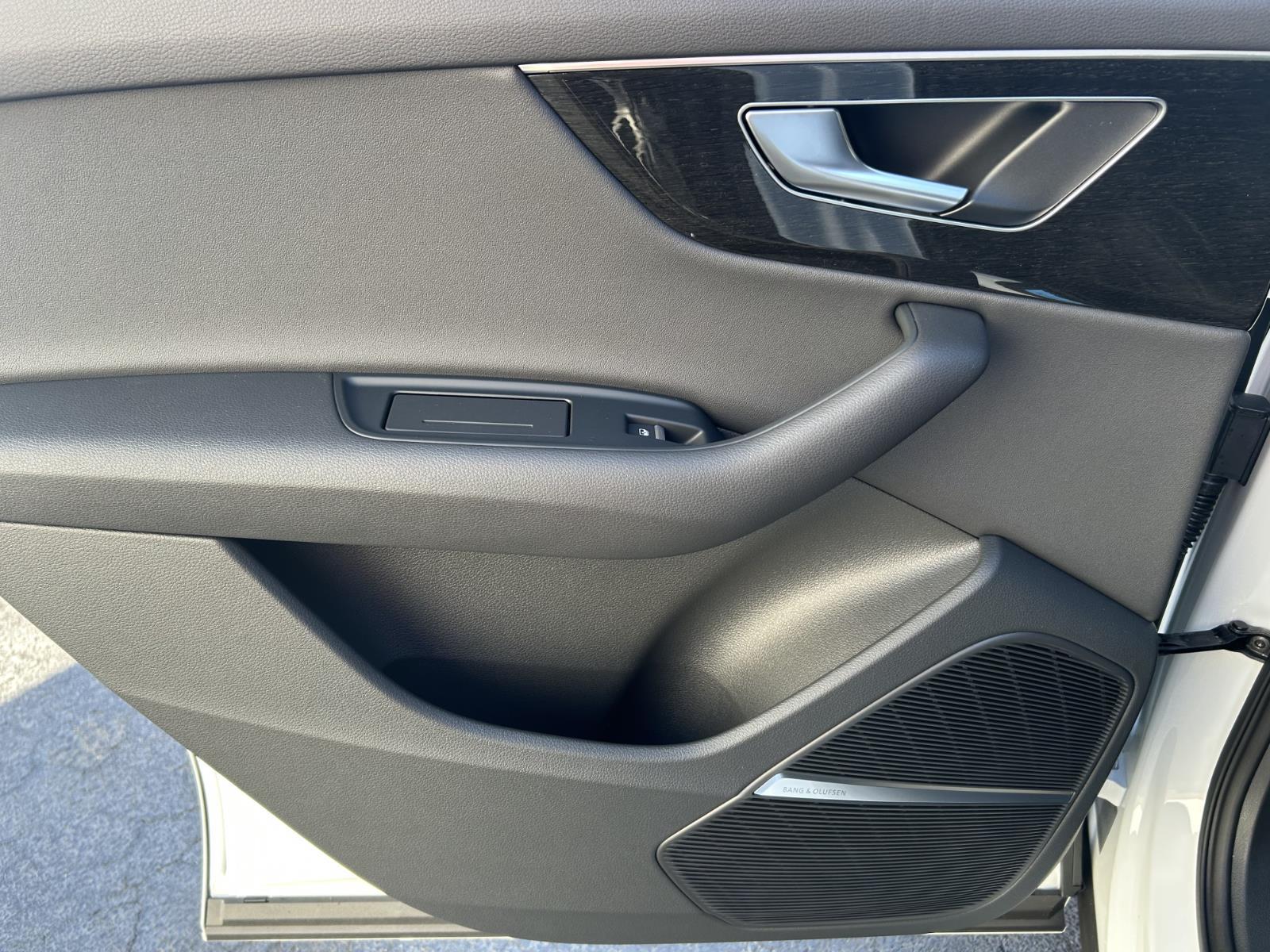 2026 Audi Q7 Premium