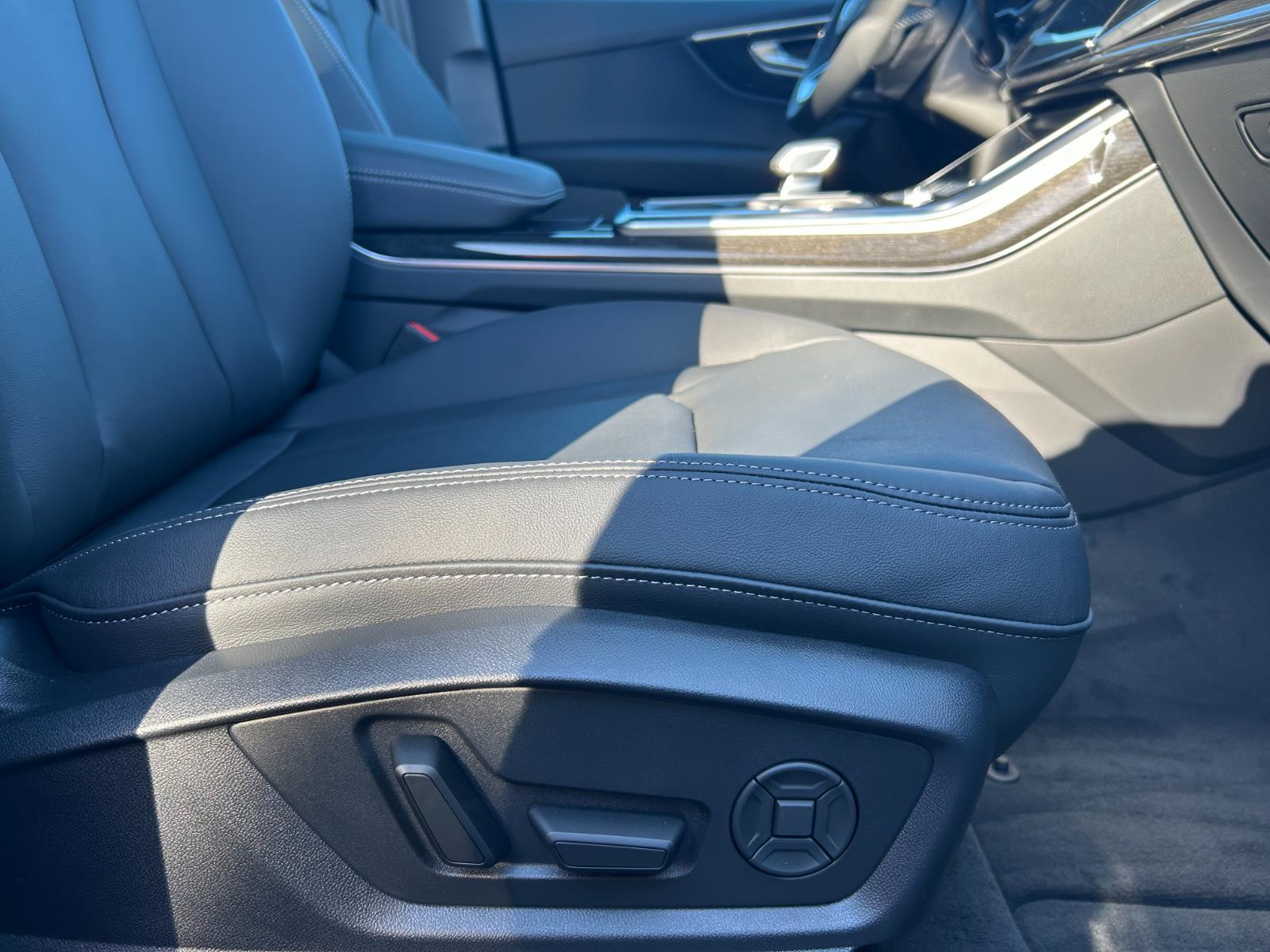 2026 Audi Q7 Premium