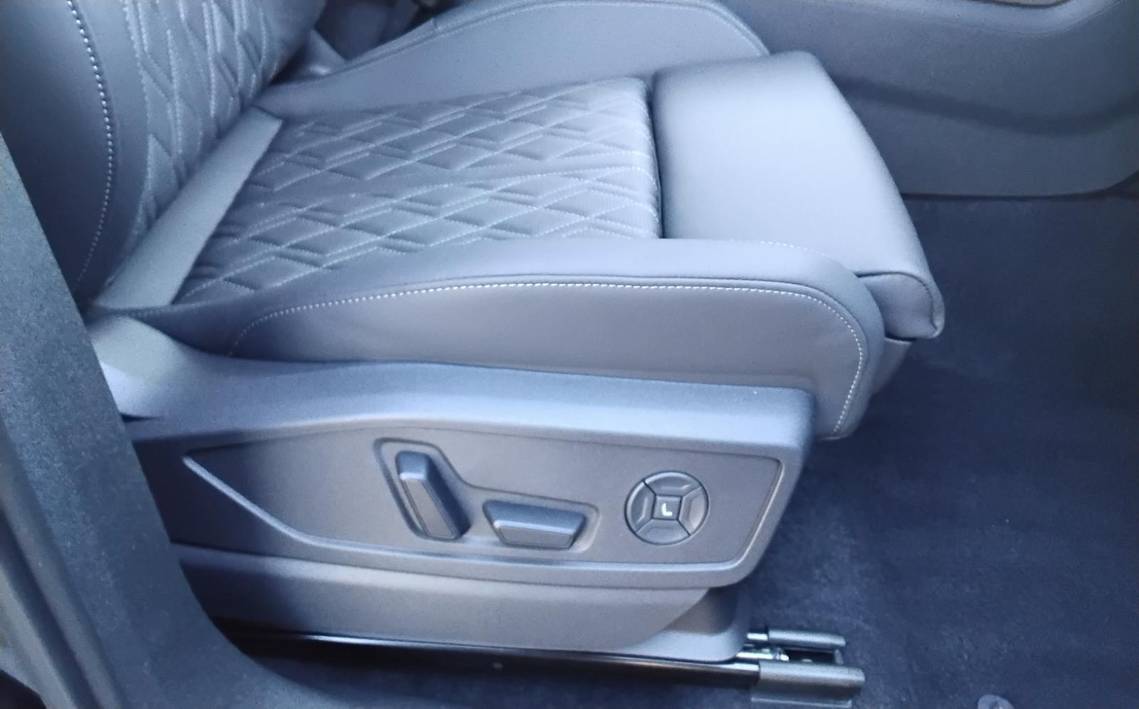 2025 Audi SQ5 Premium Plus