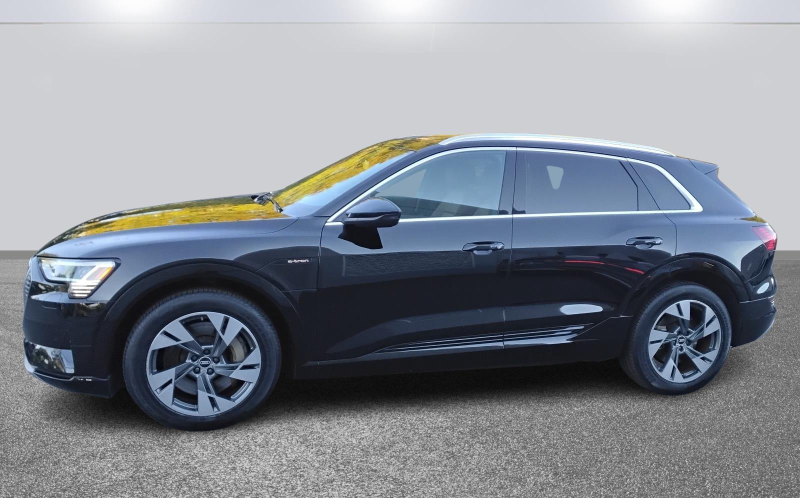 2022 Audi e-tron Premium