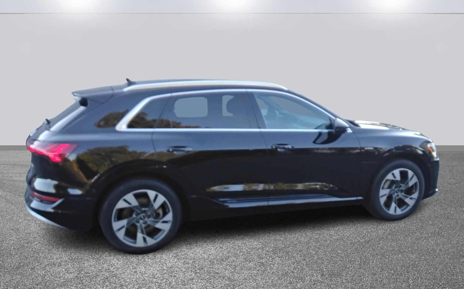 2022 Audi e-tron Premium