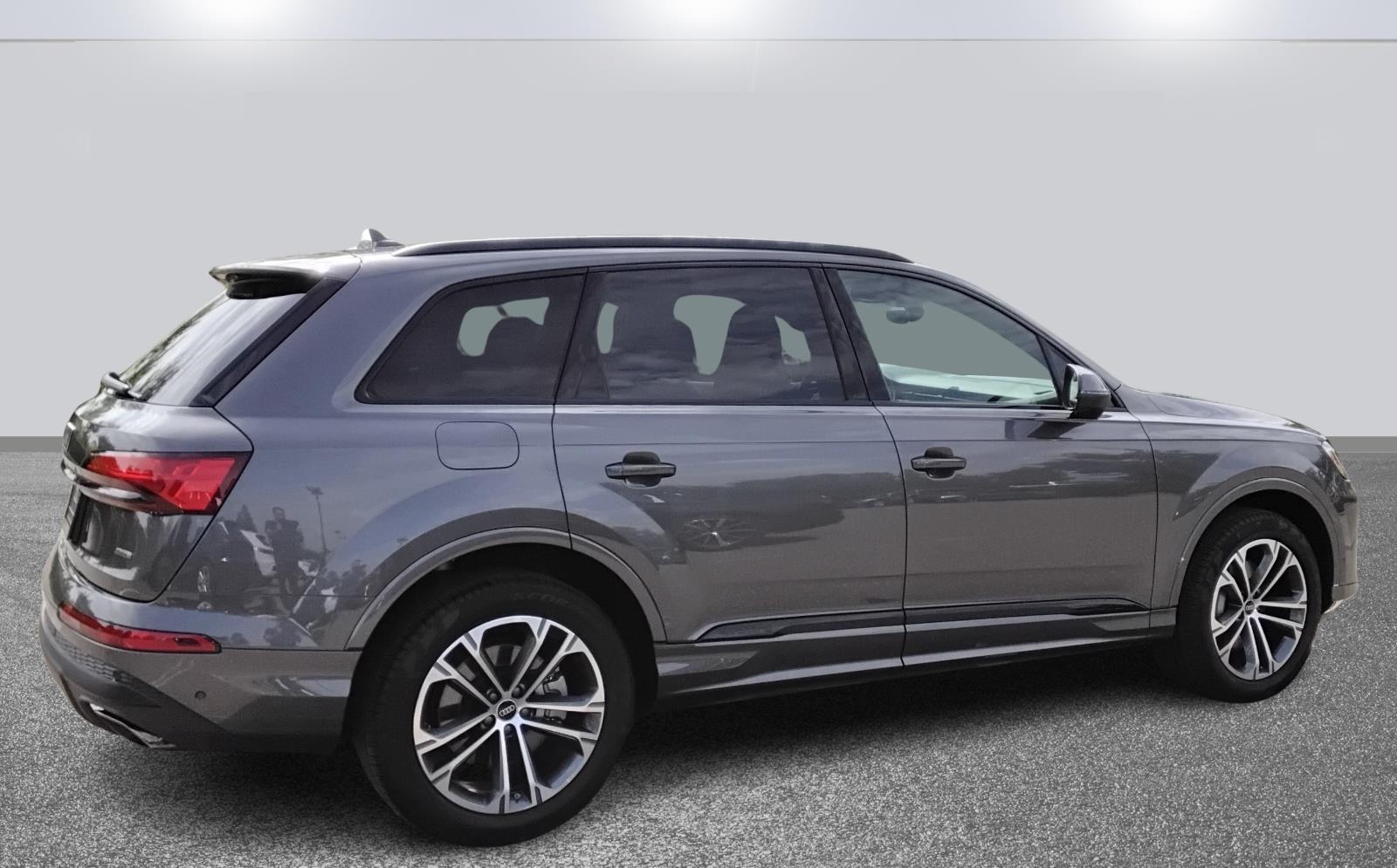 2025 Audi Q7 Premium Plus