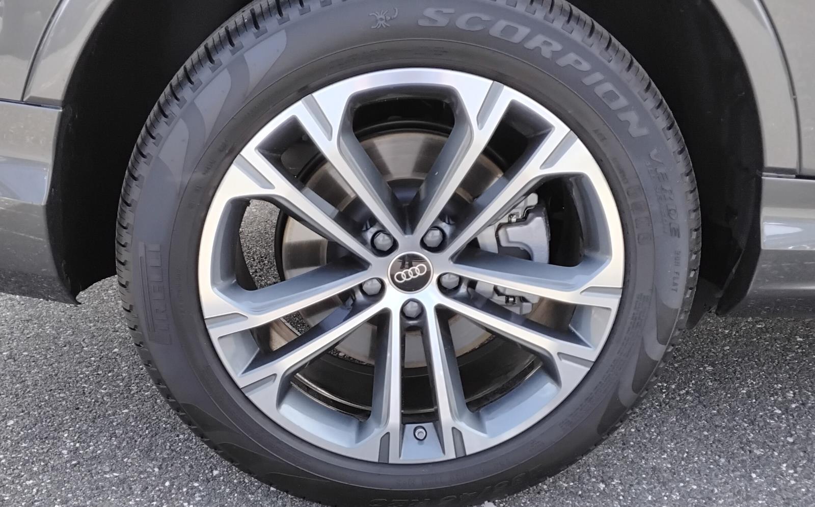 2025 Audi Q7 Premium Plus