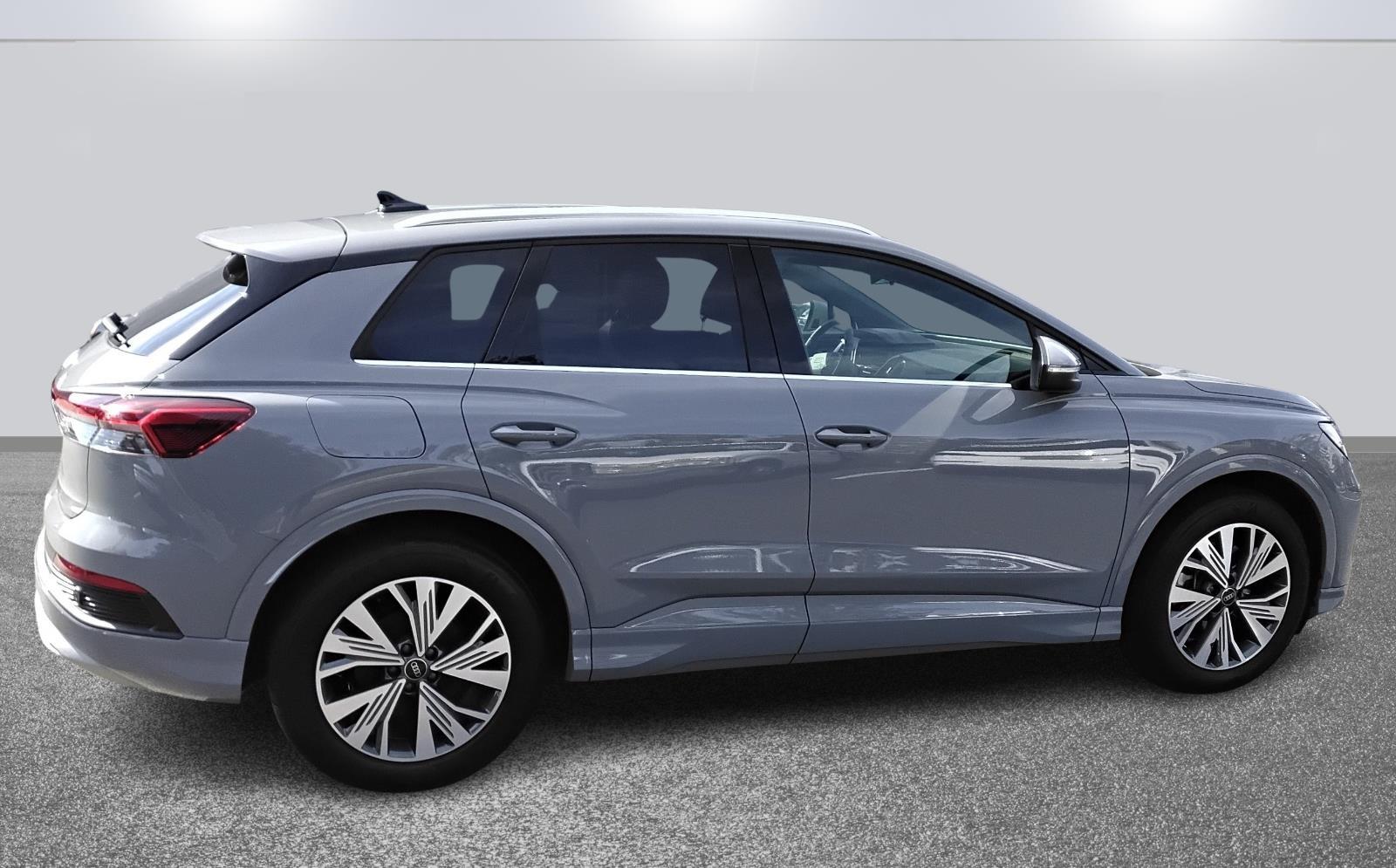 2025 Audi Q4 E-tron Premium photo 4