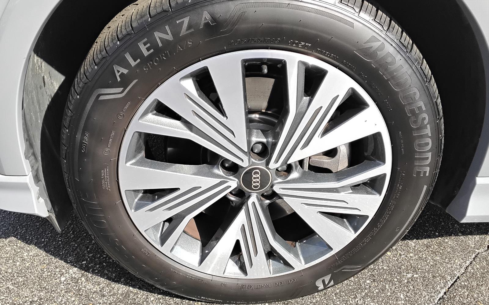 2025 Audi Q4 e-tron Premium