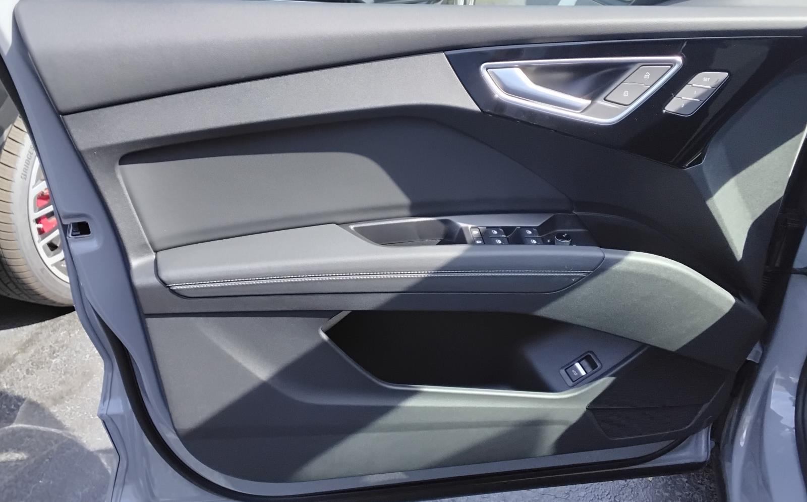 2025 Audi Q4 e-tron Premium