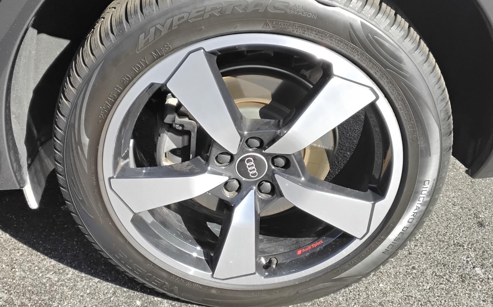 2022 Audi Q5 S line Prestige