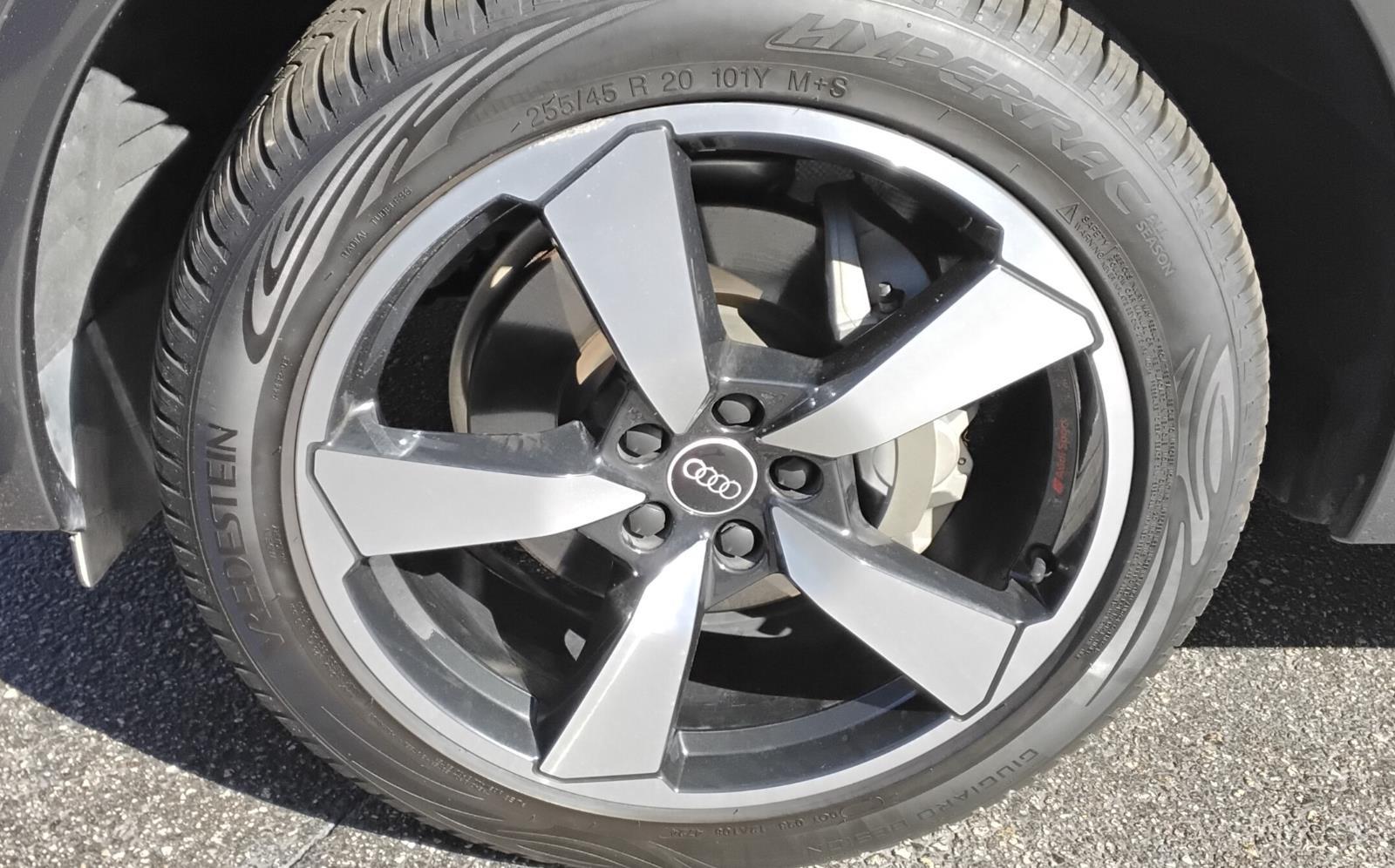 2022 Audi Q5 S line Prestige