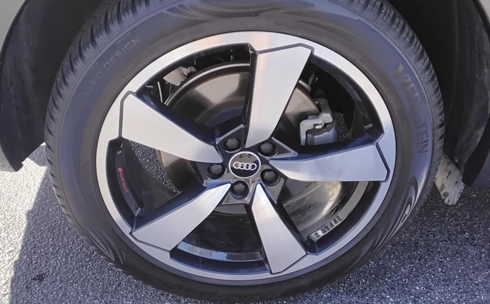 2022 Audi Q5 S line Prestige