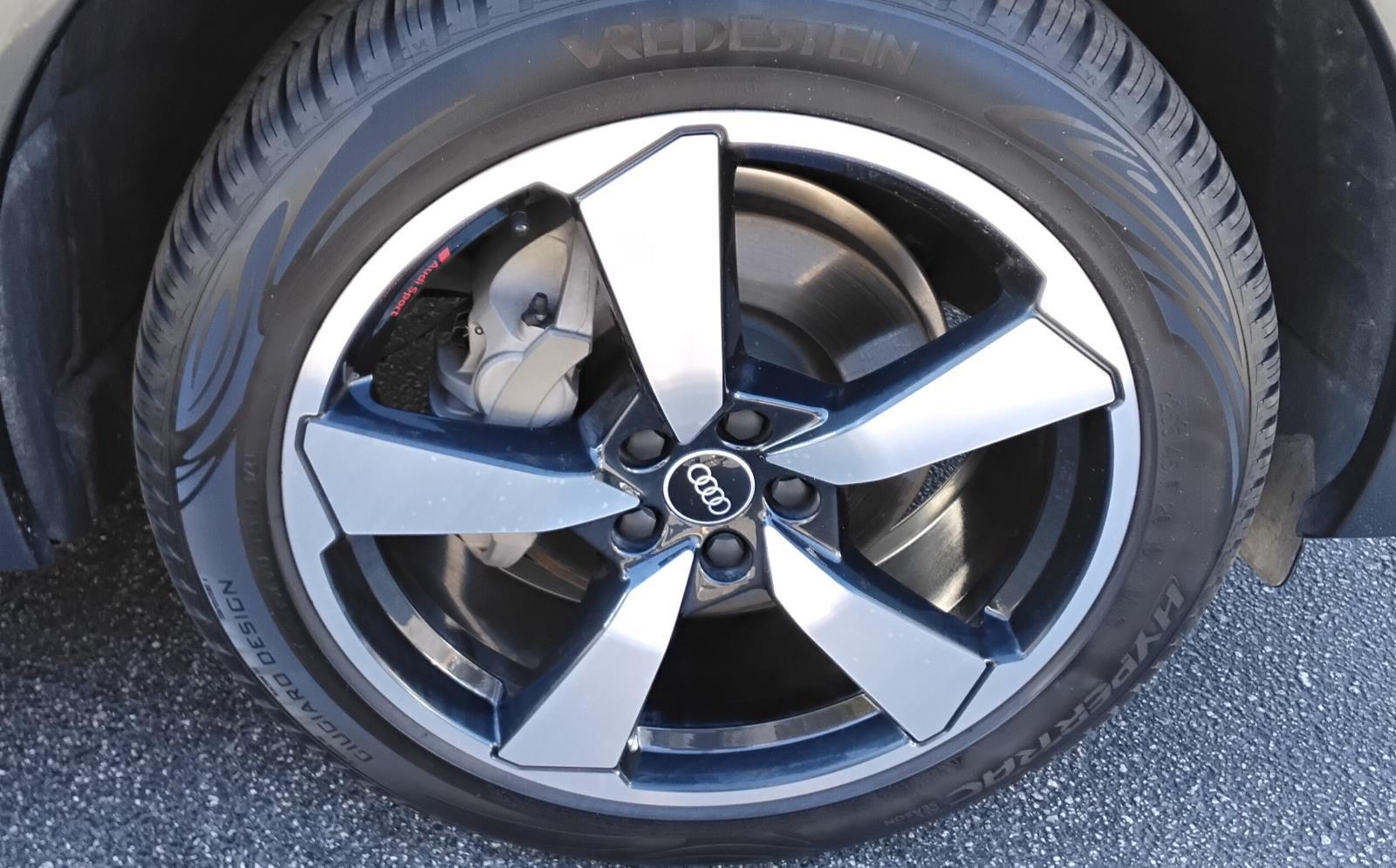 2022 Audi Q5 S line Prestige