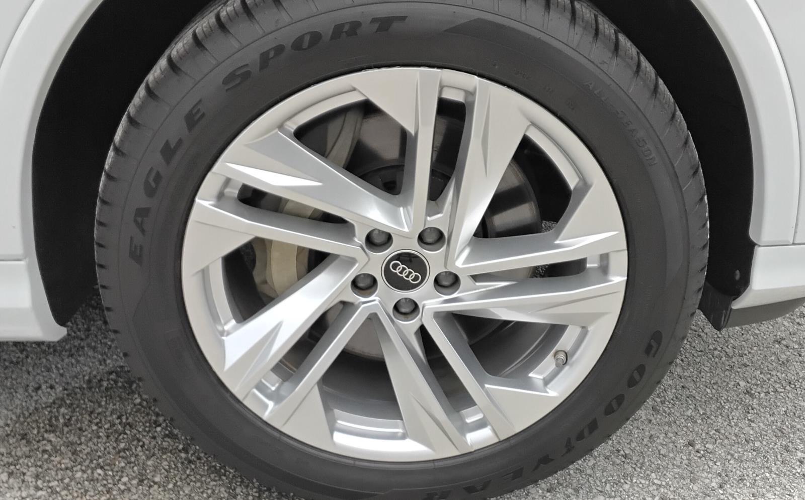 2023 Audi Q7 Premium Plus